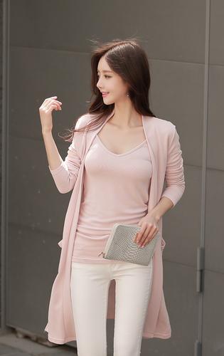 日韩穿薄纱的美女视频播放黄